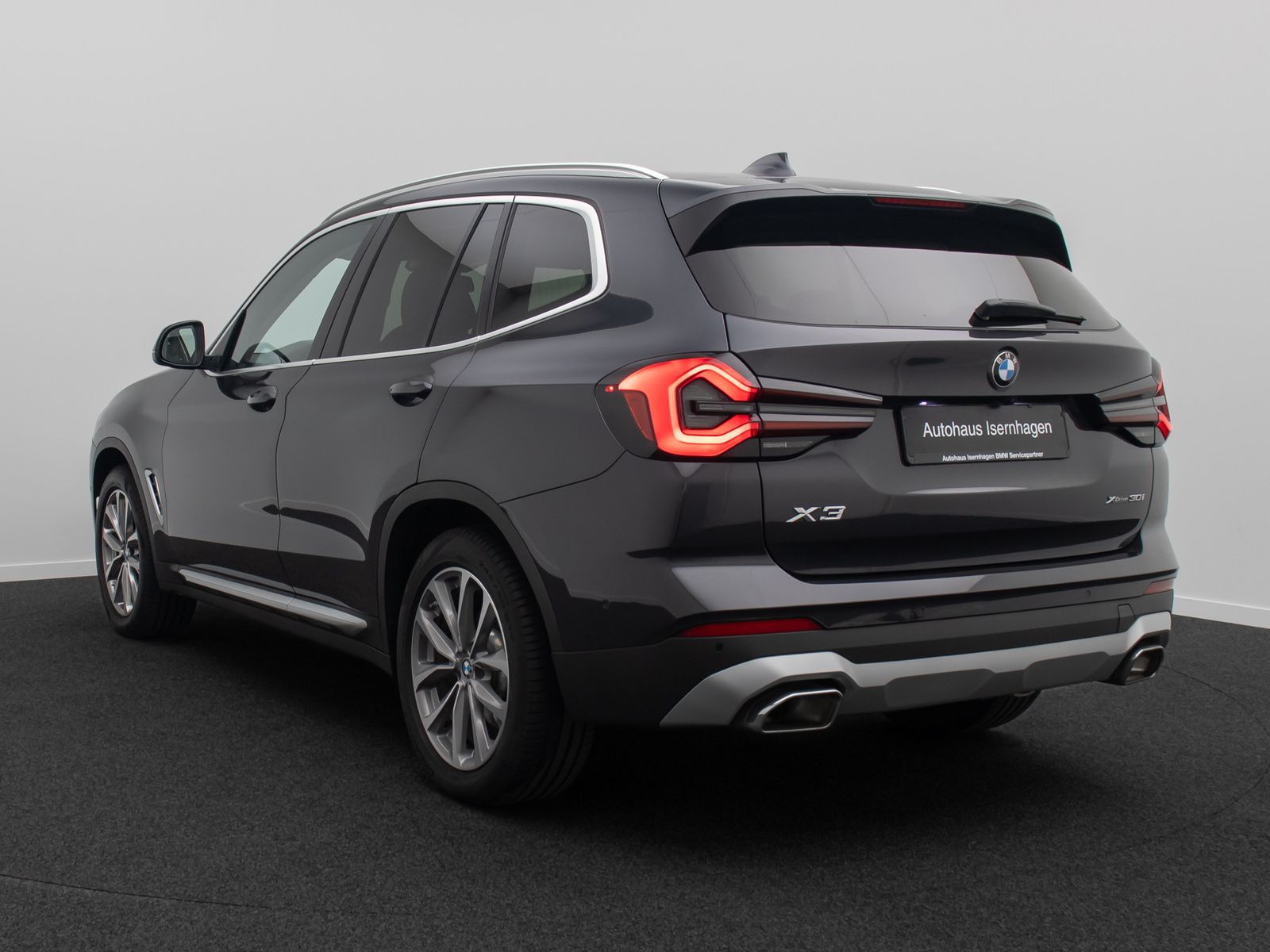 Fahrzeugabbildung BMW X3 xD30i  DAB Kamera HiFi AHK Panorama Laser 19"