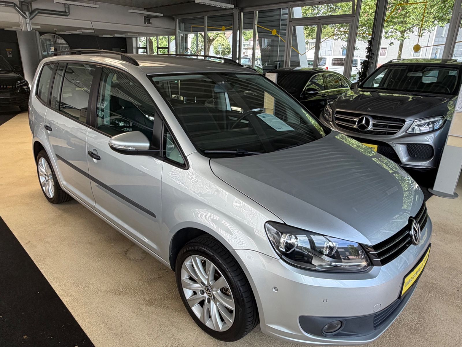 Fahrzeugabbildung Volkswagen Touran 2.0 TDI DSG