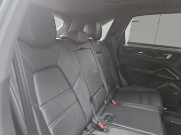 Porsche Cayenne - 11