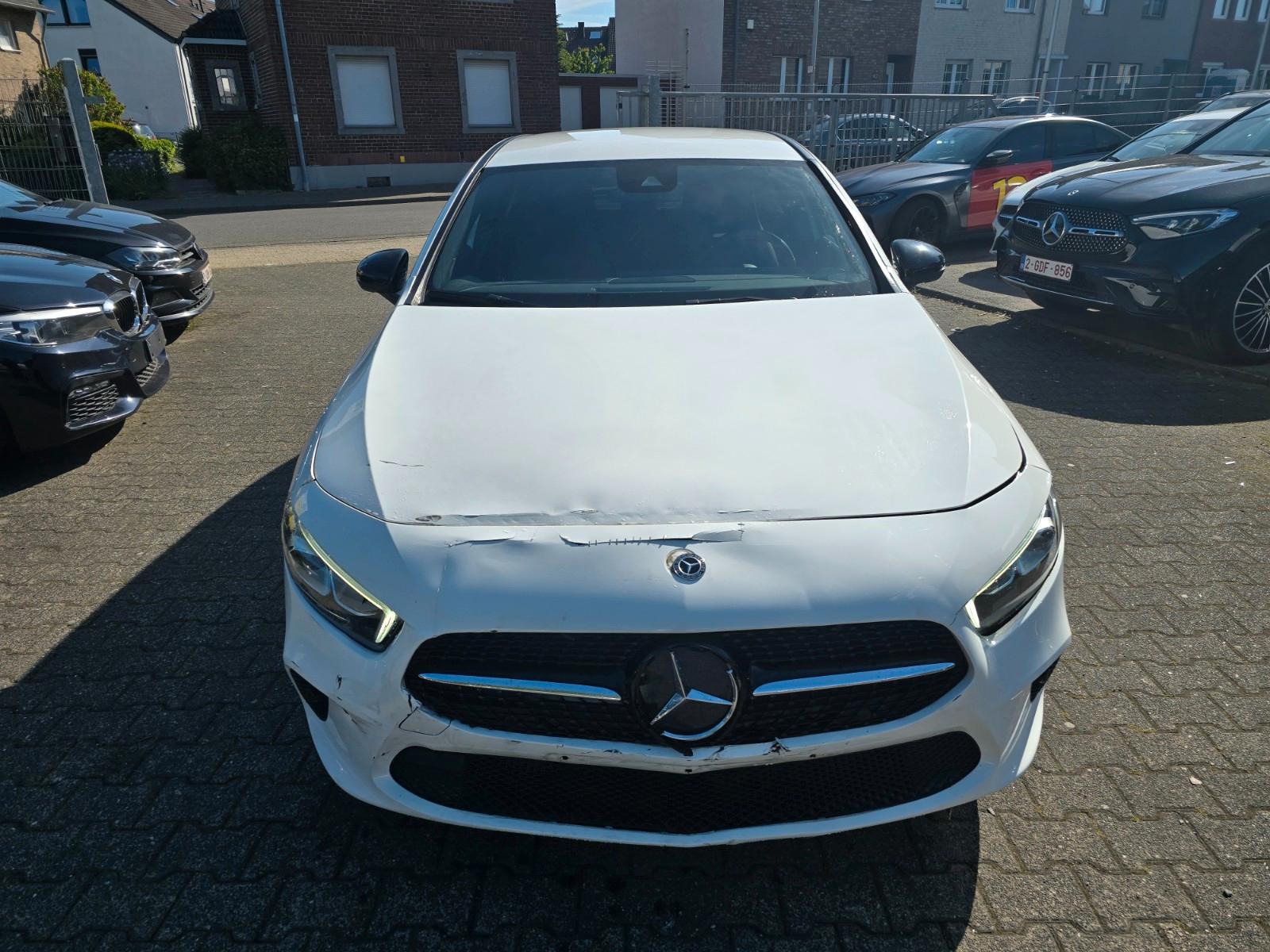 Mercedes-Benz A 180 Automatik Navi Kamera LED
