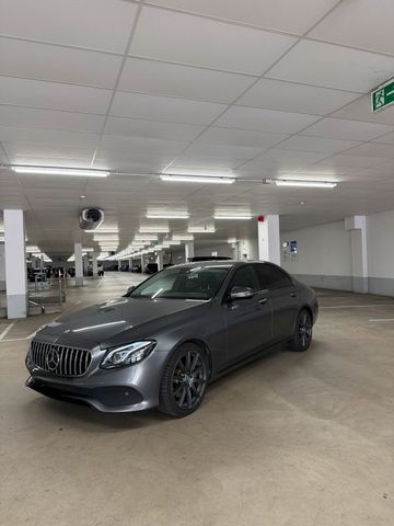 MERCEDES-BENZ Mercedes E220D Sehr Gepflegt Lim.Multib.Wi...