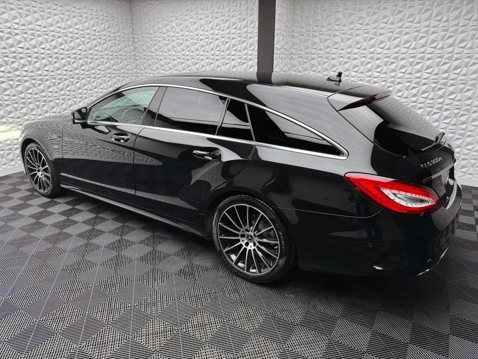Fahrzeugabbildung Mercedes-Benz CLS 350d AMG/9G/4MATIC/DISTRO/PANO/360°/ILS/RCAM