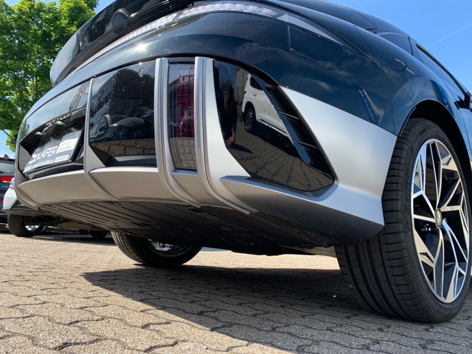Fahrzeugabbildung Hyundai IONIQ 6 Uniq 77,4 kWh 20Zoll