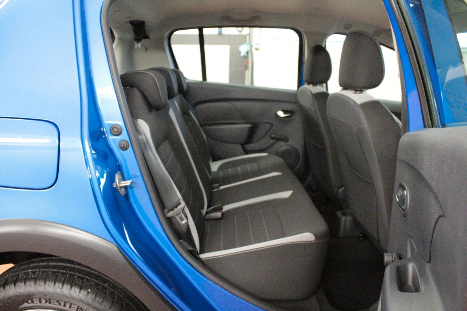 Fahrzeugabbildung Dacia Sandero TCe 90 Stepway Prestige *Media-Nav*