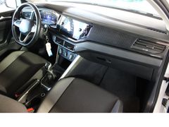Fahrzeugabbildung Volkswagen Polo Life,4x Einparkhilfe,Leichtmetallräder,Navi