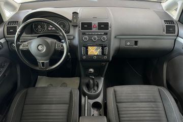 Volkswagen Touran - 12