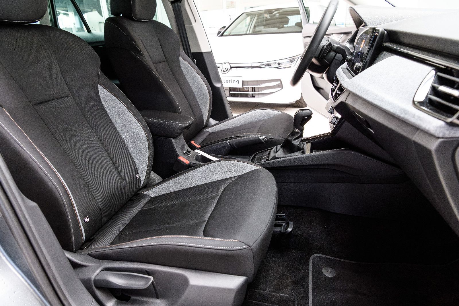 Fahrzeugabbildung SKODA Kamiq Selection 1.0 TSI LED+KAMERA+ACC+APP