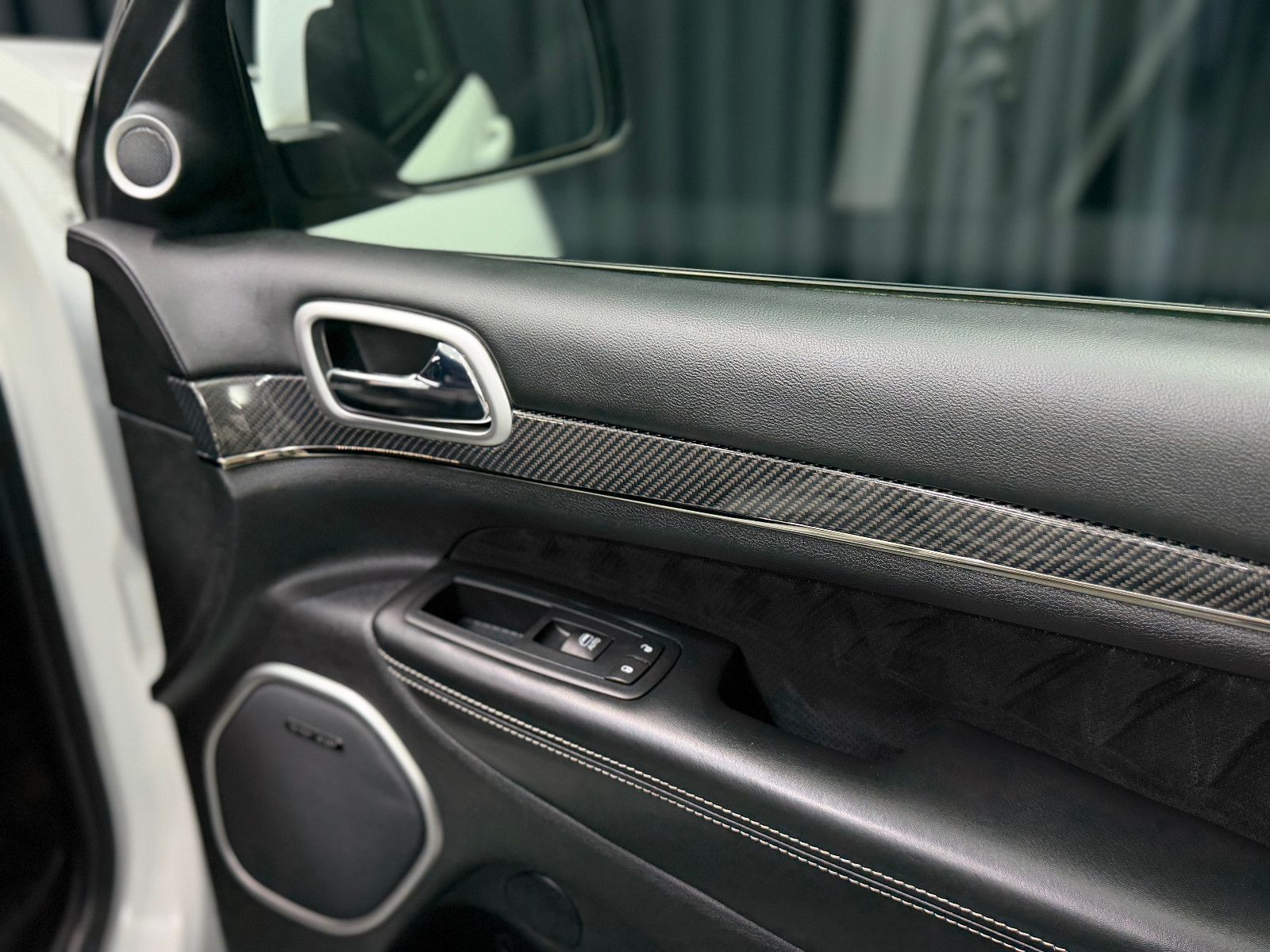 Fahrzeugabbildung Jeep Grand Cherokee 6.4 V8 HEMI SRT|H&K|D-FZG|