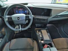 Fahrzeugabbildung Opel Astra L  GS 1.2T AT8 Alcantara, AHK, 360°