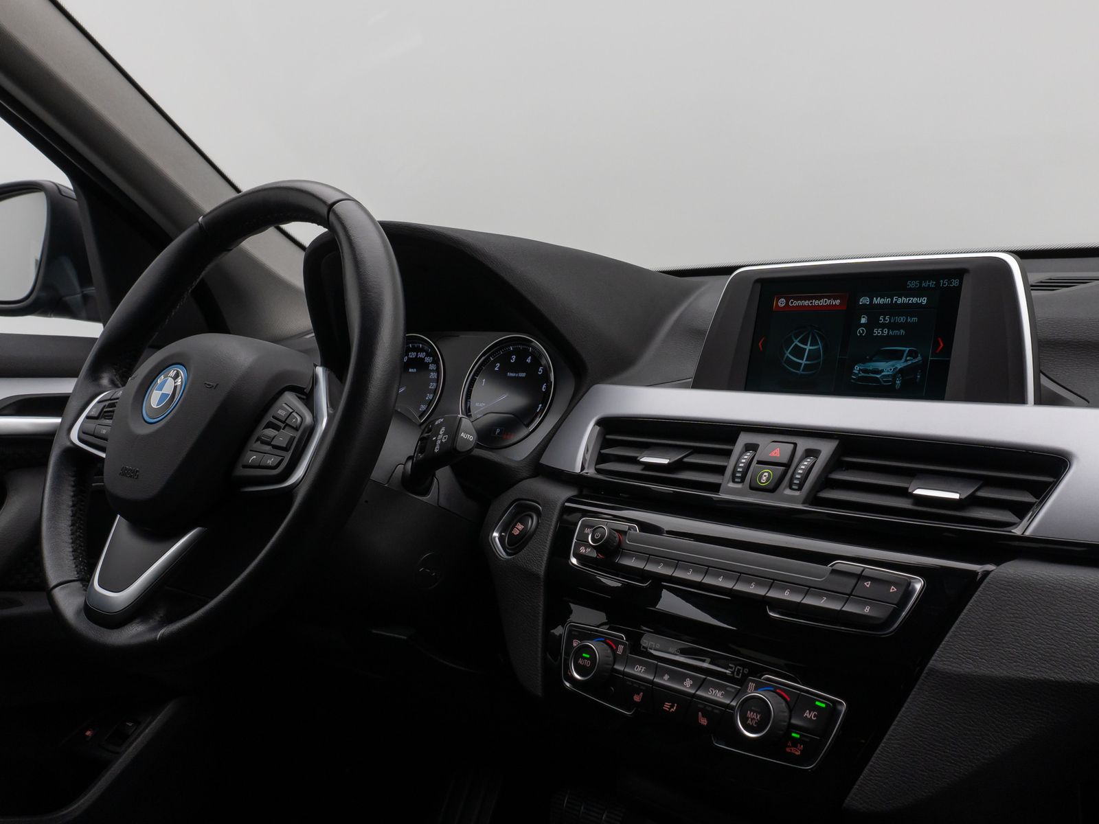 Fahrzeugabbildung BMW X1 xD25e DAB PDC LED Sithzg Geschwindigkeitsreg