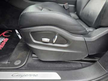Porsche Cayenne - 12