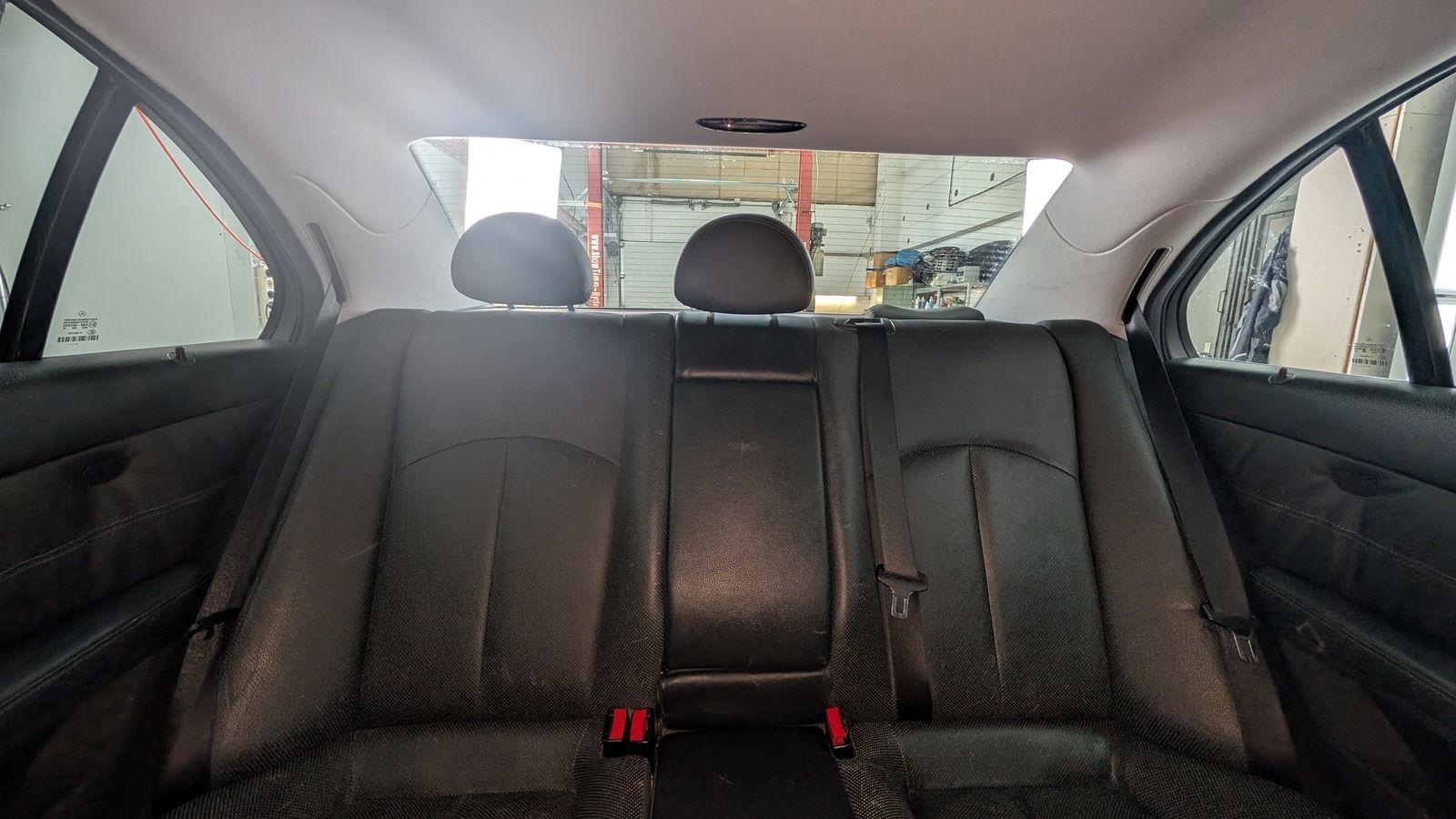 Fahrzeugabbildung Mercedes-Benz E 320 4Matic * Bi- Xenon * STHZ * Elegance