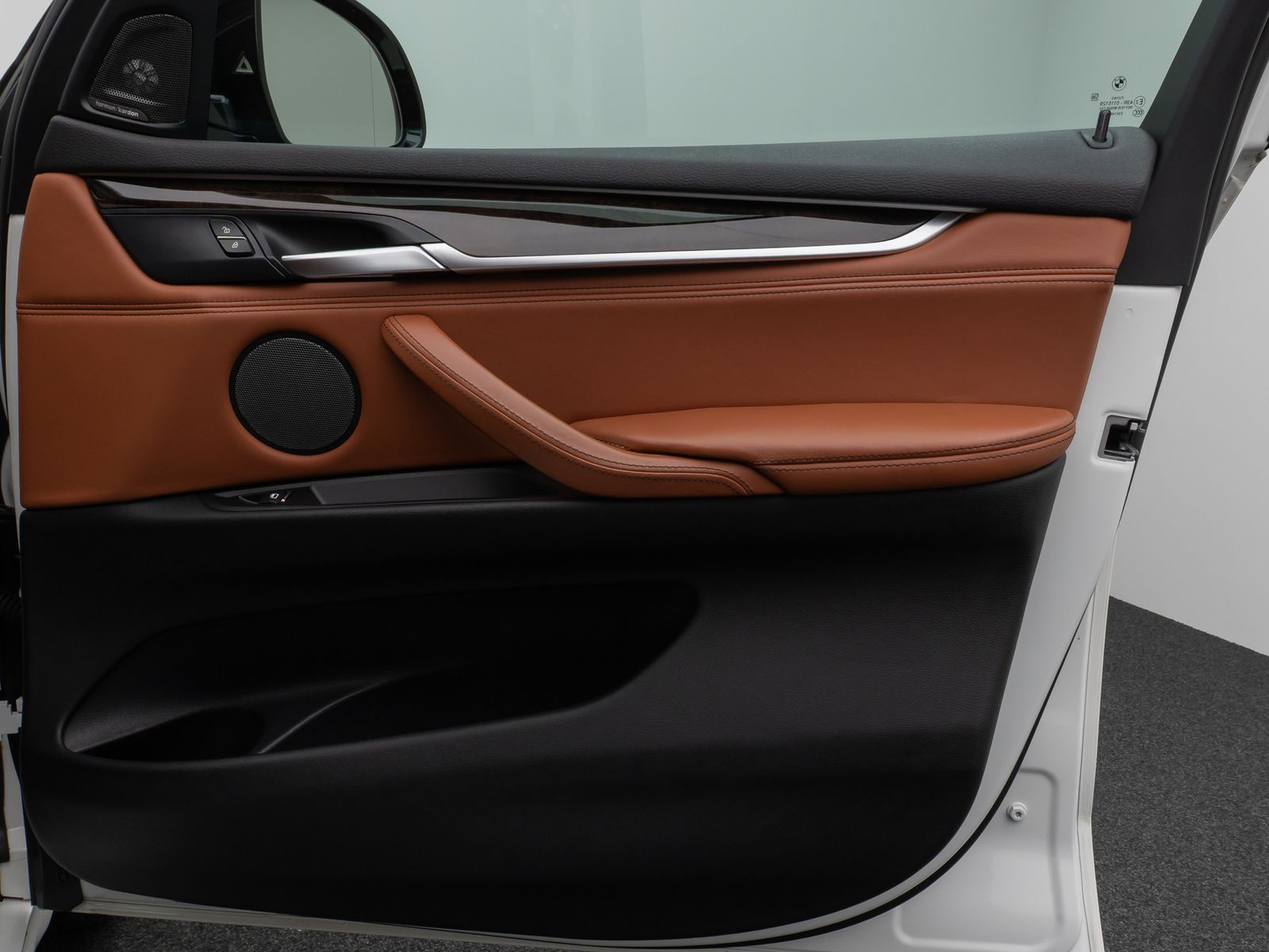 Fahrzeugabbildung BMW X5 xD40d M Sport HUD H/K SoftCL Komfort AHK Alar