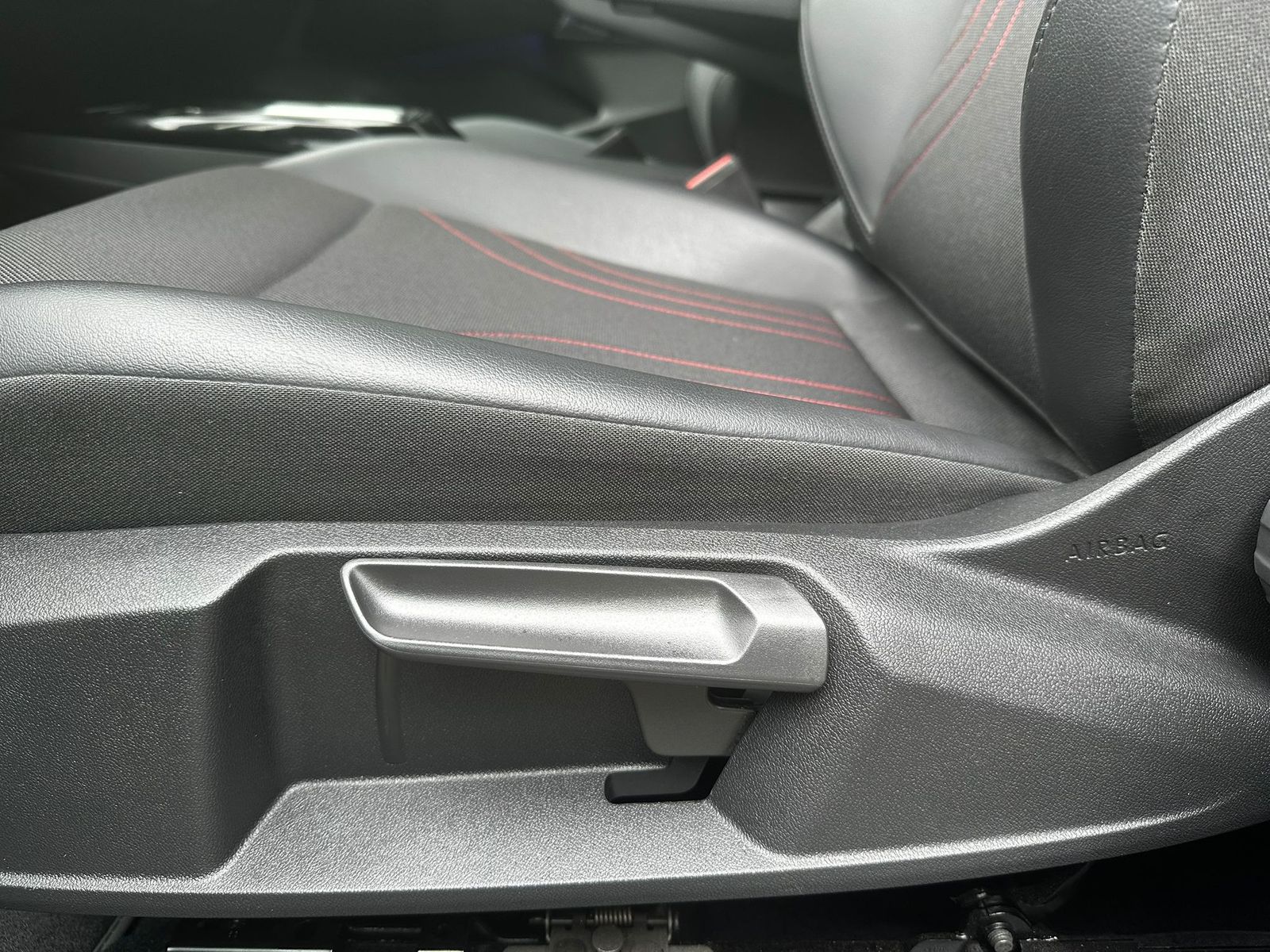 Fahrzeugabbildung Volkswagen ID.4 GTX 82kWh 4M VIRTU+NAVI+MATRIX+SHZ+PDC+21"