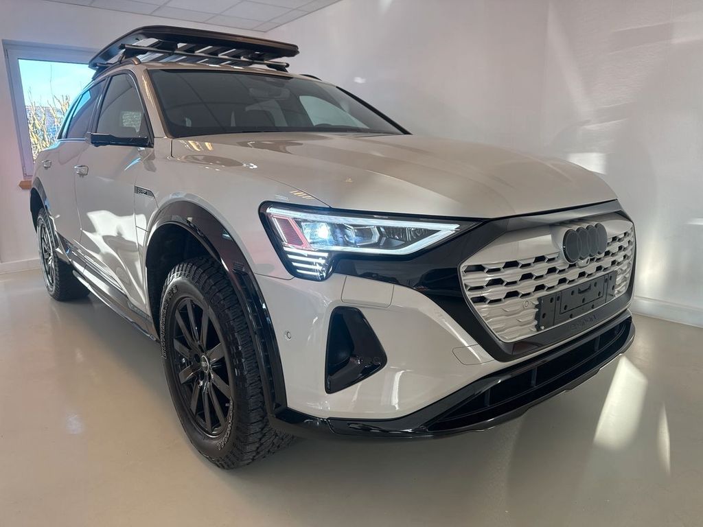 Image of Audi Q8