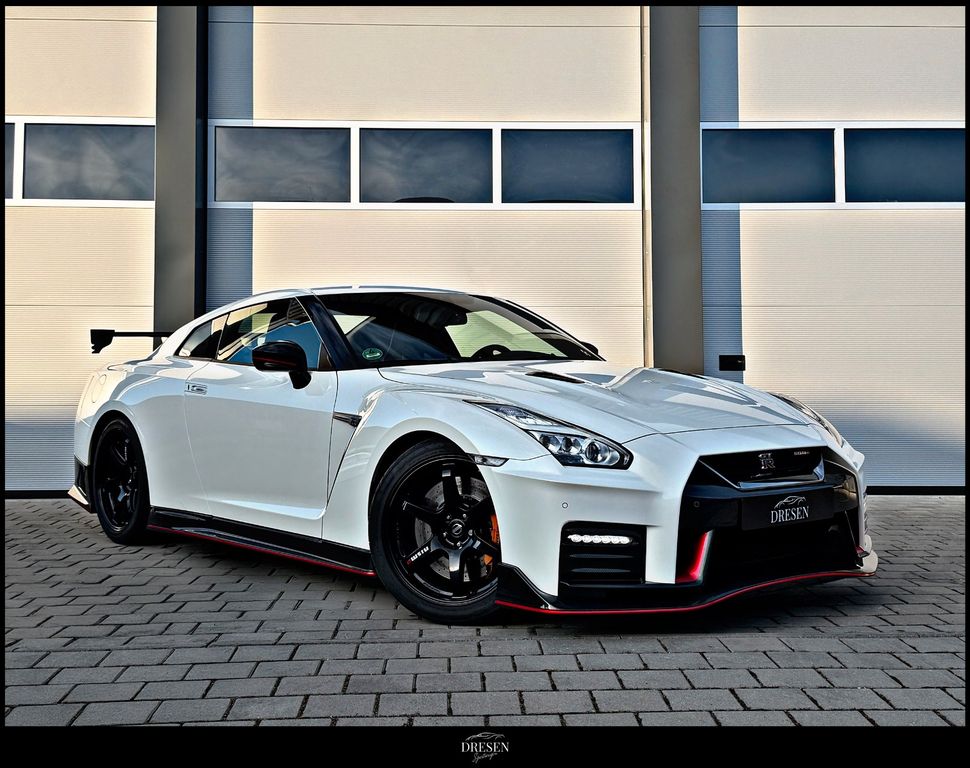 Image of Nissan GT-R