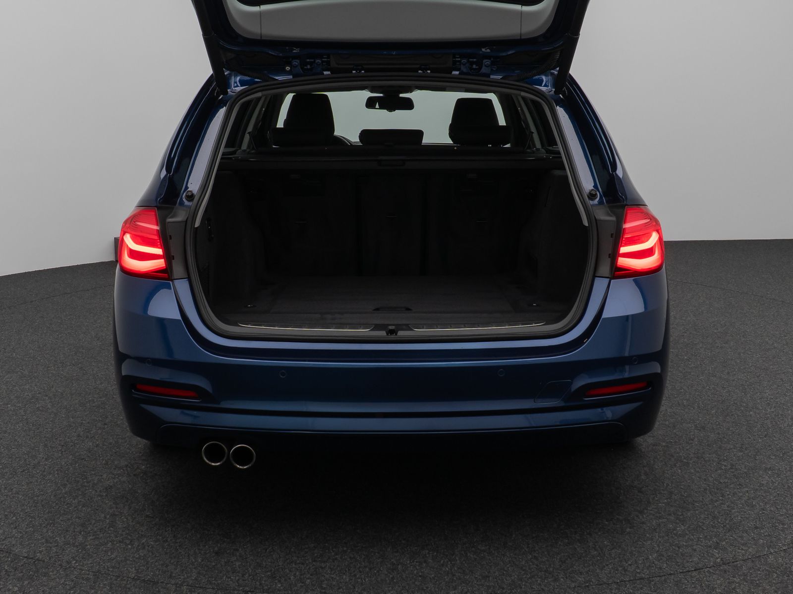 Fahrzeugabbildung BMW 320i Advantage HiFi Navi Lordos PDC LED Alarm