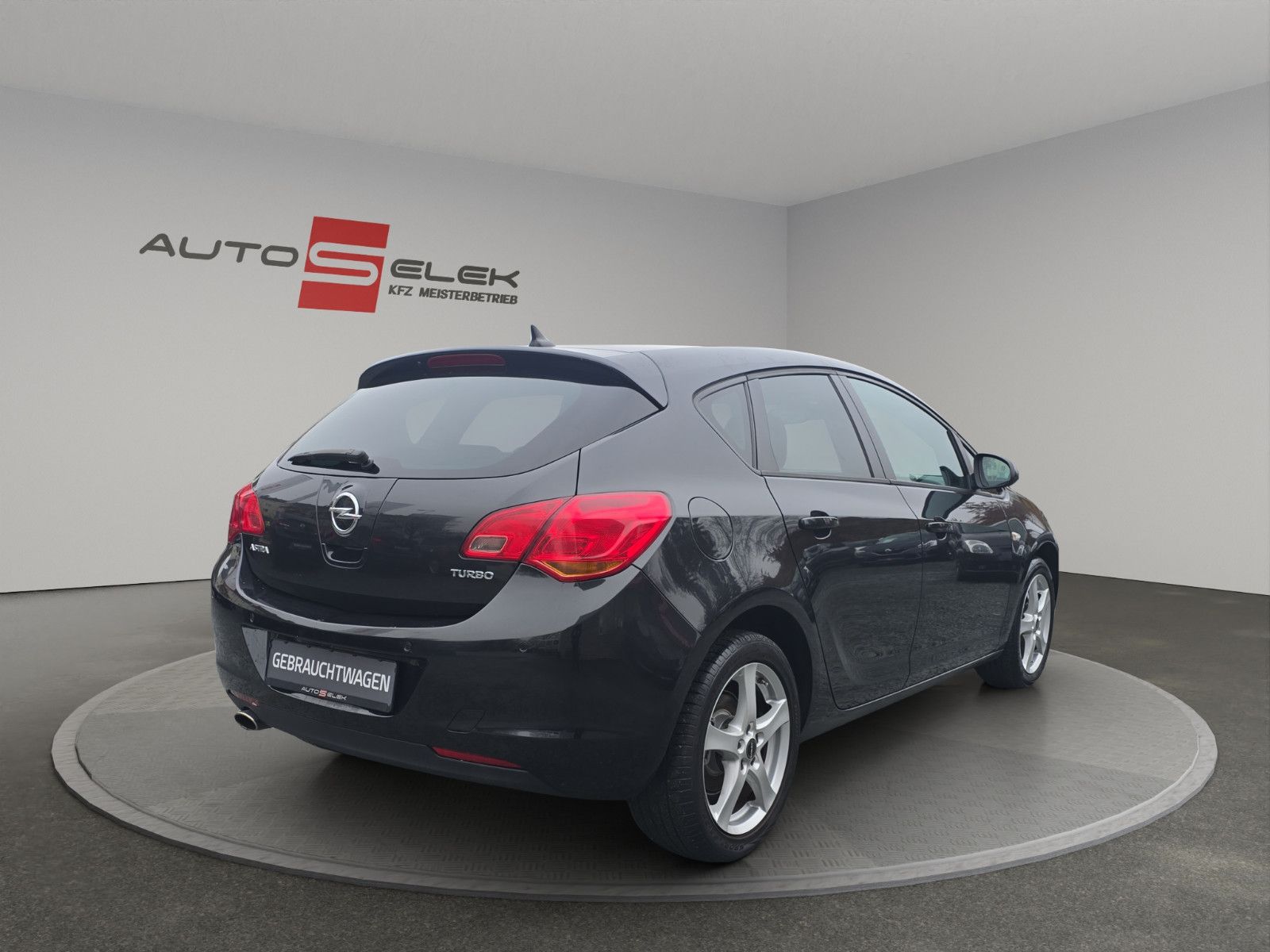 Fahrzeugabbildung Opel Astra J Lim. 5-trg Design Edition Klima Tempomat