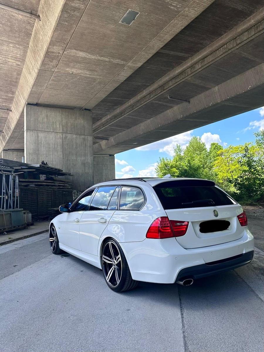 BMW 320 2011 — двигун 184 HP (135kW)