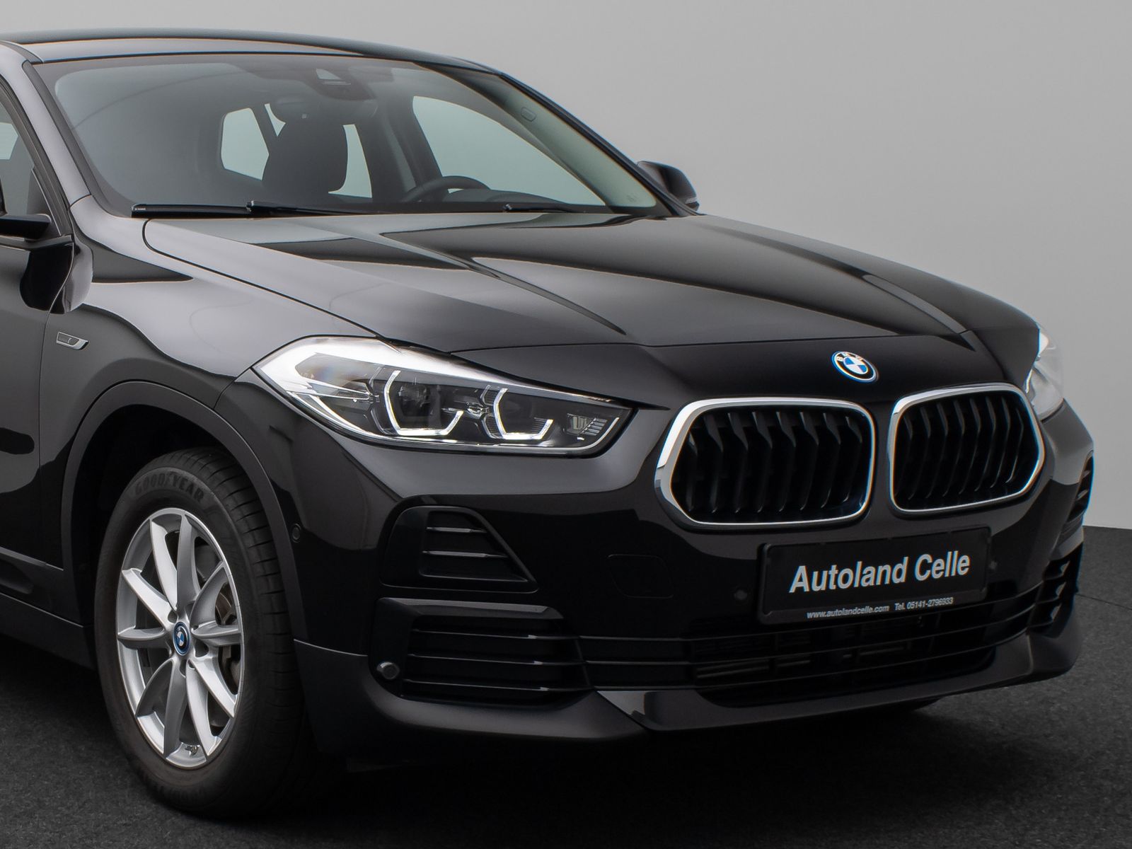 Fahrzeugabbildung BMW X2 xD25e Kamera DAB Lordos Geschwindigkeitsreg