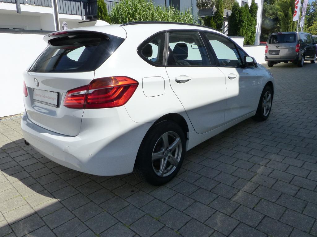 BMW 218