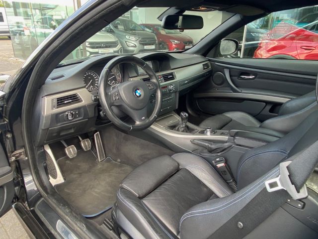Fahrzeugabbildung BMW 320i Edition M SPORT , Hardtop , NAVI , PDC