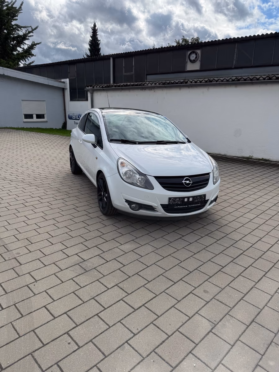 Opel Corsa D Color Edition