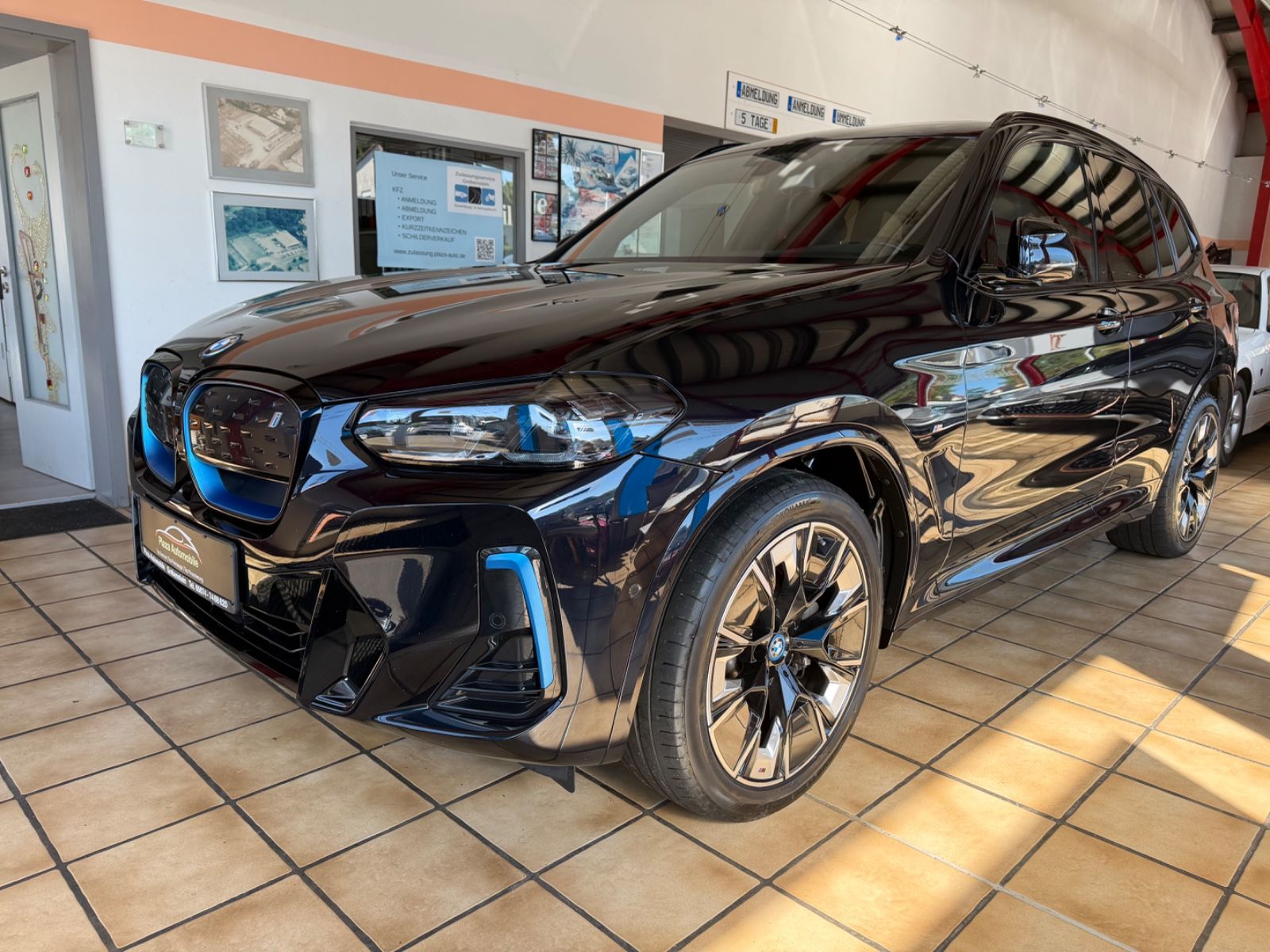 BMW iX3 Impressive PANO HEADUP M-SPORTPAKET