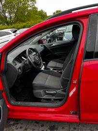 Volkswagen Golf - 8