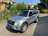 Mitsubishi Pajero 3.2 DI-D Edition 100  7 Sitzer - Offroad - Mitsubishi in Essen
