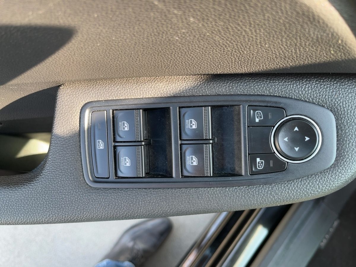 Fahrzeugabbildung Renault Clio Evolution Full Hybrid 145 SHZ - mit KI generiert/bearbeitet