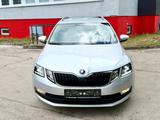 Skoda Octavia Combi Clever 1.6TDI DSG XENON,TÜV 2026 - Skoda Octavia mit Diesel-Antrieb: Kombi, 1.6