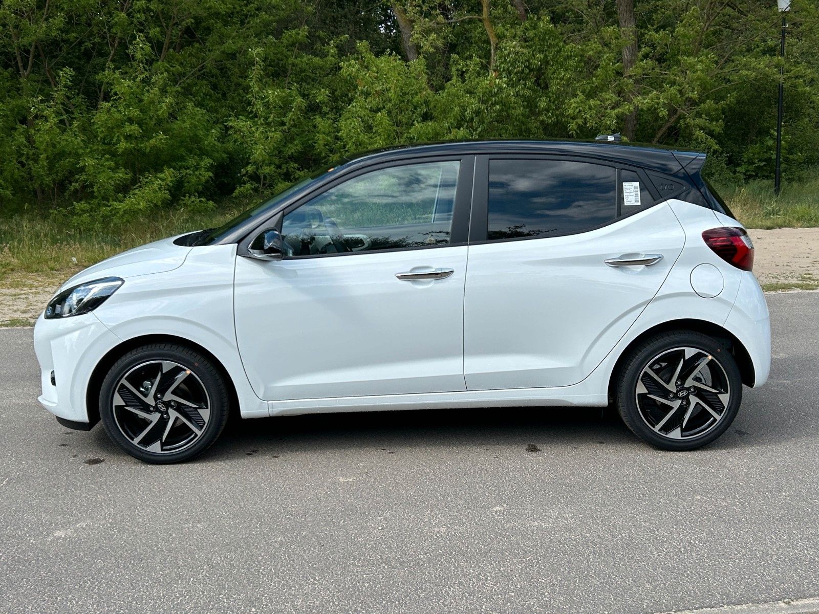 Fahrzeugabbildung Hyundai i10 1.2 Prime *Navi*Sitzhzg*Lenkradhzg*Kamera*