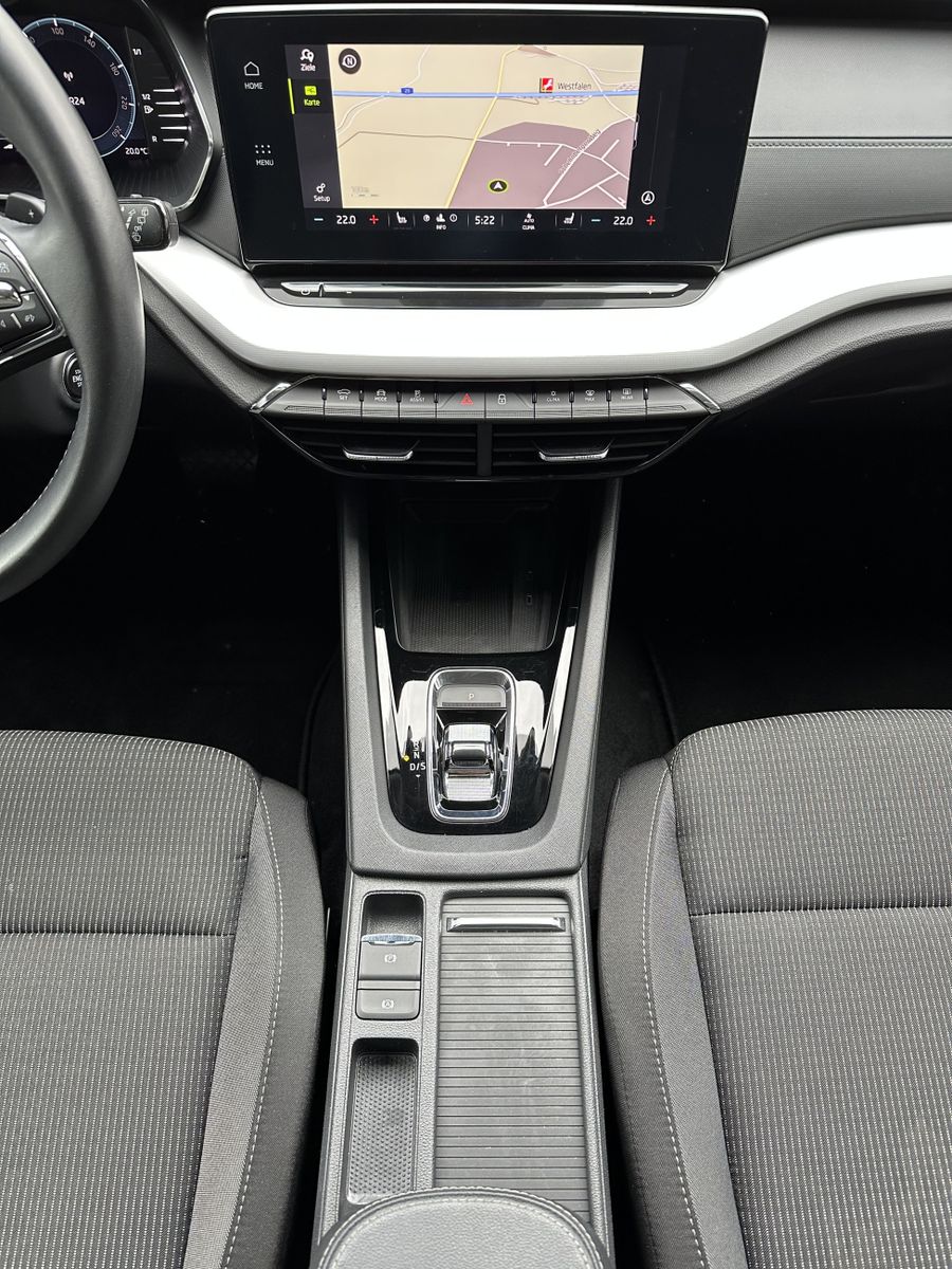 Fahrzeugabbildung SKODA Octavia Combi 2.0 TDI DSG Ambition NAV+LED+PANO