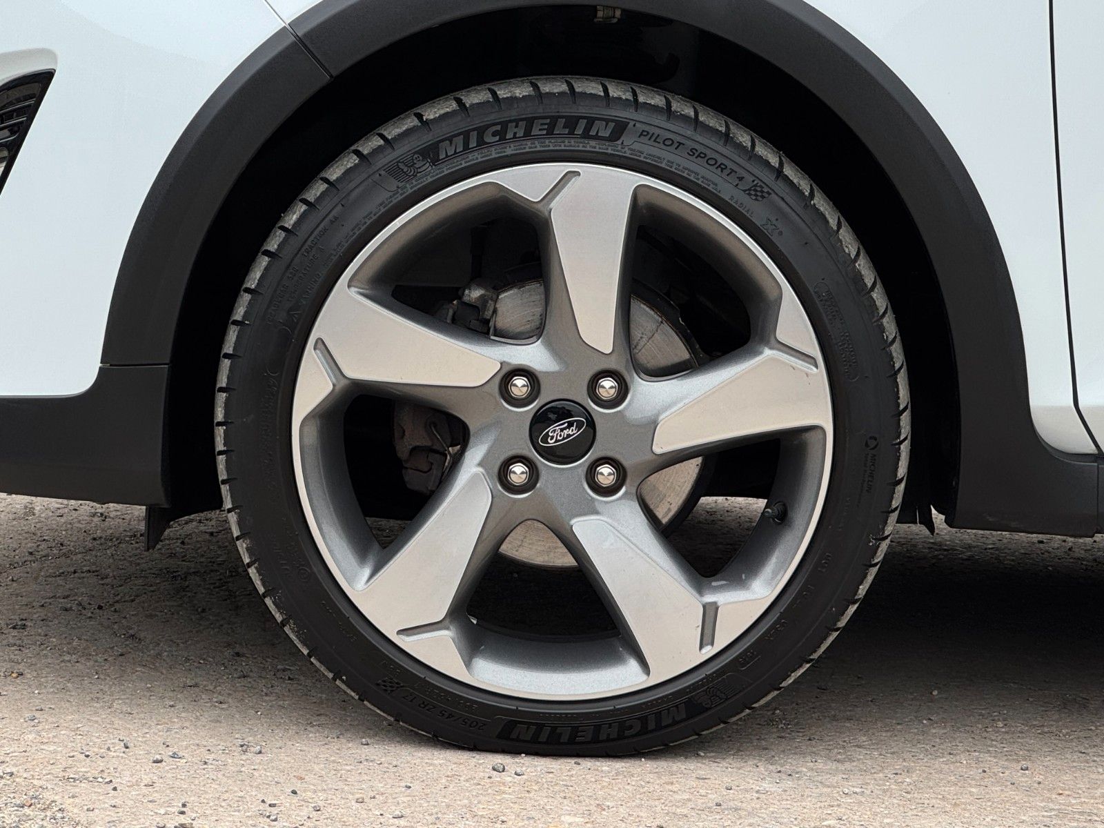 Fahrzeugabbildung Ford Fiesta 1.0 EB Active 140ps Kam Navi Temp SHZ LKA