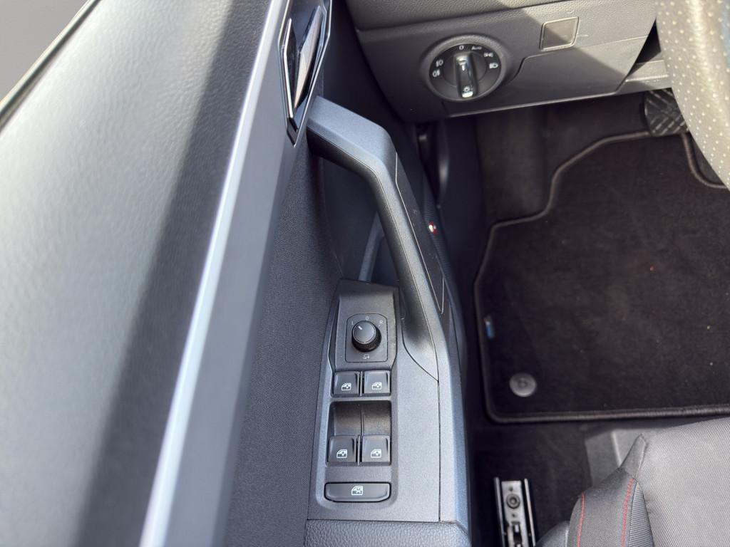 Seat Ibiza 1.0 TSI FR PDC SHZ KAMERA NAVI ACC LED