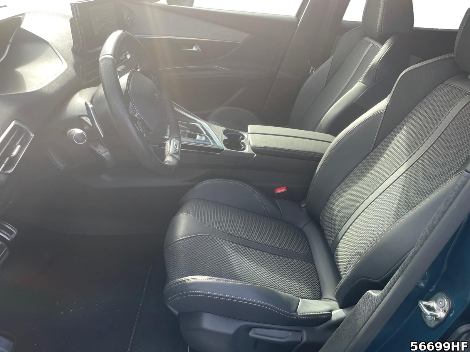Fahrzeugabbildung Peugeot 3008 GT*LED*ACC*PDC*CARPLAY*NAVI*