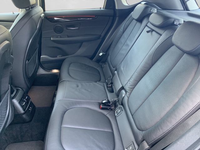 Fahrzeugabbildung BMW 220i Active Tourer Sport Line+LED+Navi+Leder+AHK