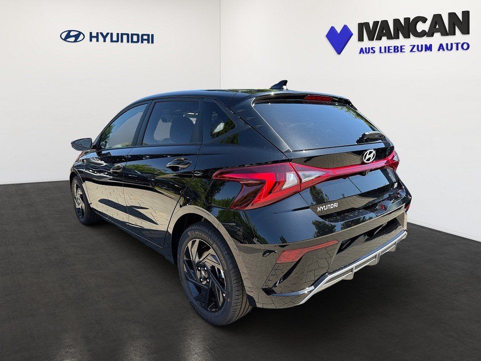 Fahrzeugabbildung Hyundai i20 1.0T 90PS DCT Blackline