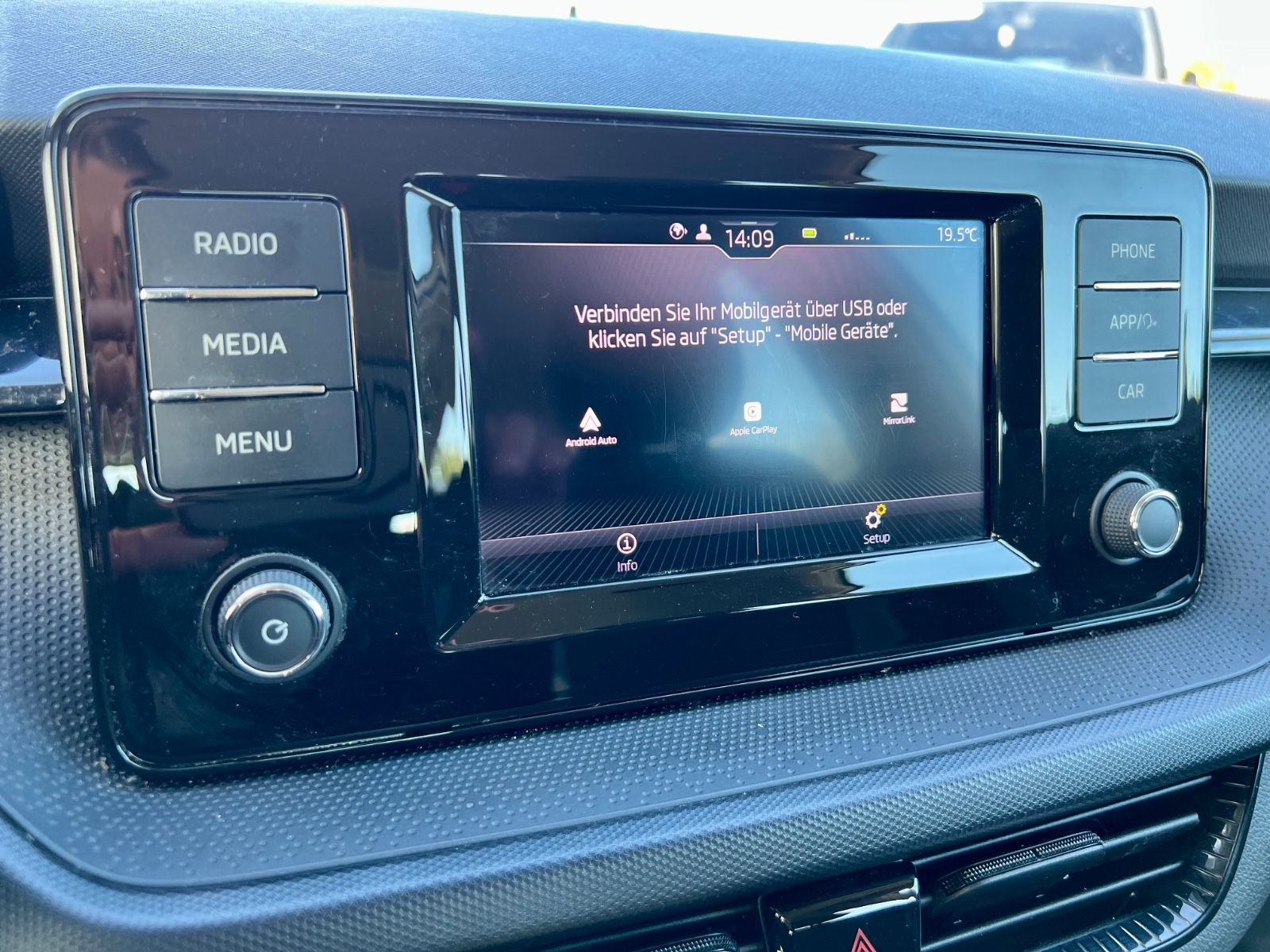 SKODA Fabia Active AHK KLIMA SHZ CARPLAY
