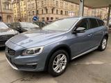 Volvo V60 CC D4 Geart. Summum LEDER XENON ACC BLIS CAM - gebrauchte Volvo V60 Cross Country aus dem Jahr 2017