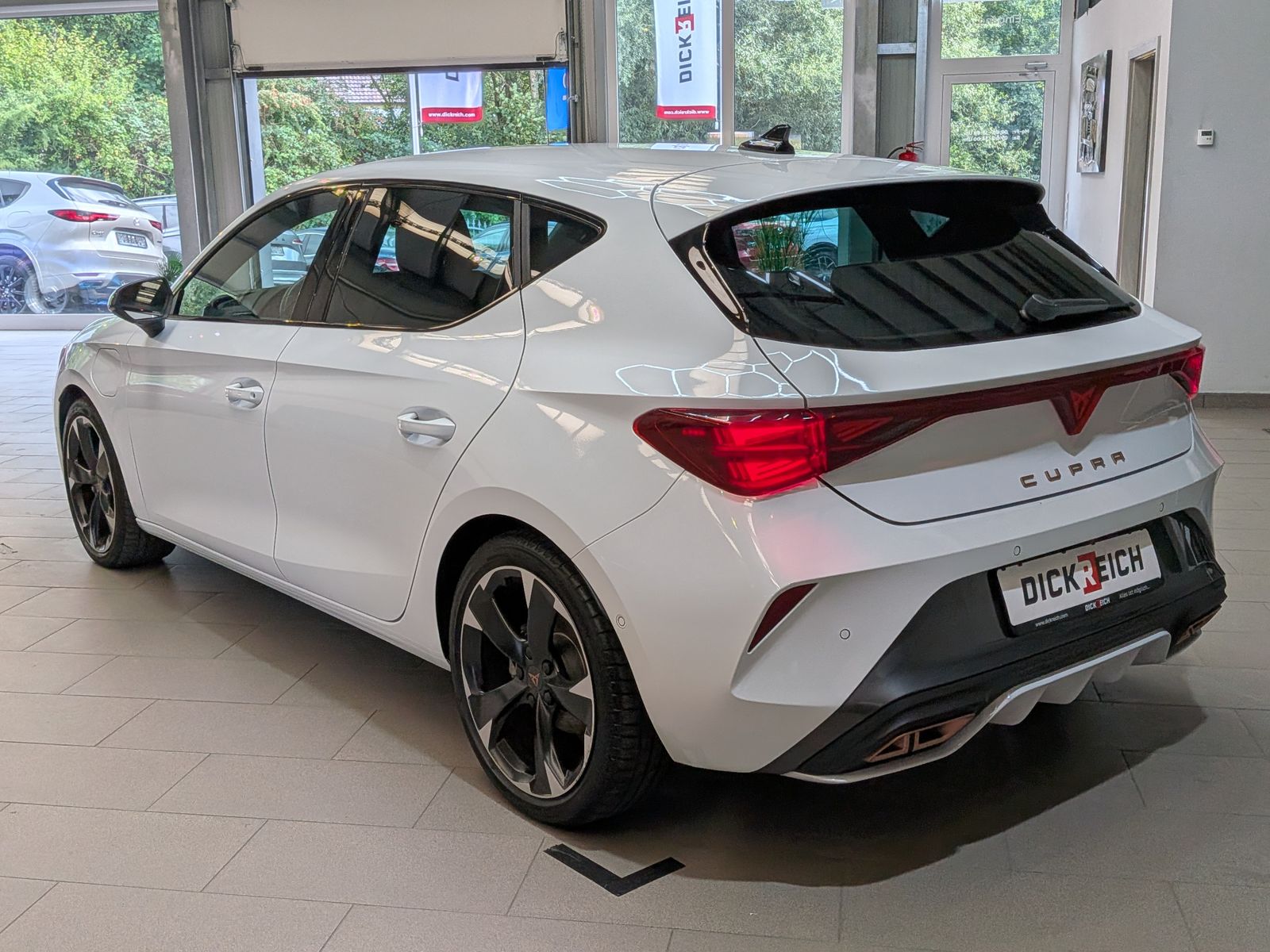 Fahrzeugabbildung CUPRA Leon 1.5 e-Hybrid MATRIX*ACC*EDGE*CARPLA*SoH100%