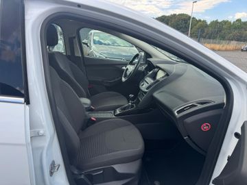 Ford Focus - 11