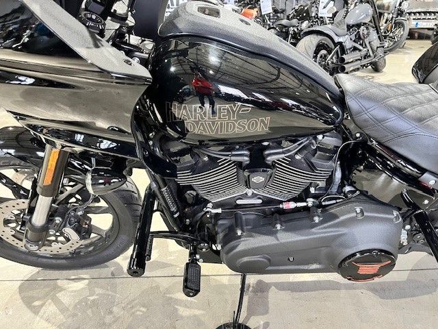 Fahrzeugabbildung Harley-Davidson FXLRST Low Rider ST 117 Umbau / Jekill