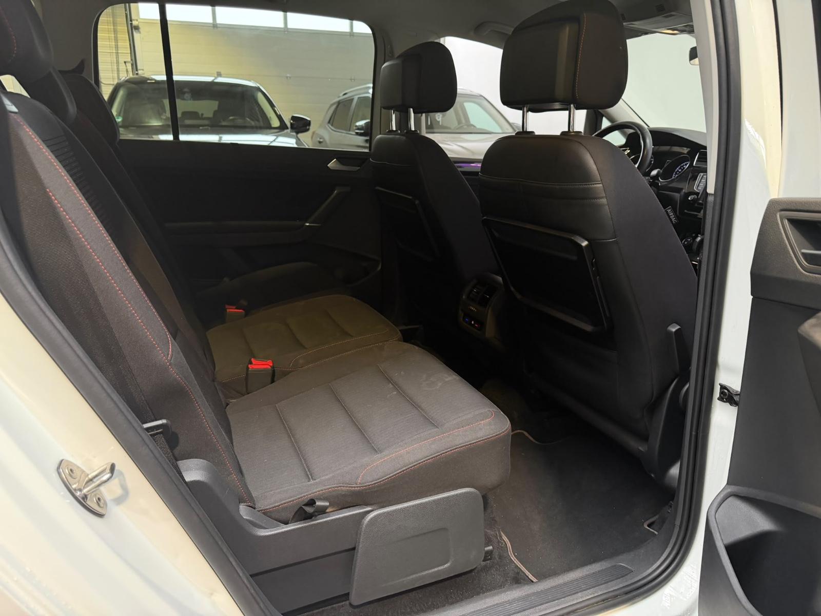 Volkswagen Touran *R-line*7Sitzer*ACC*AHK*R.Kam*