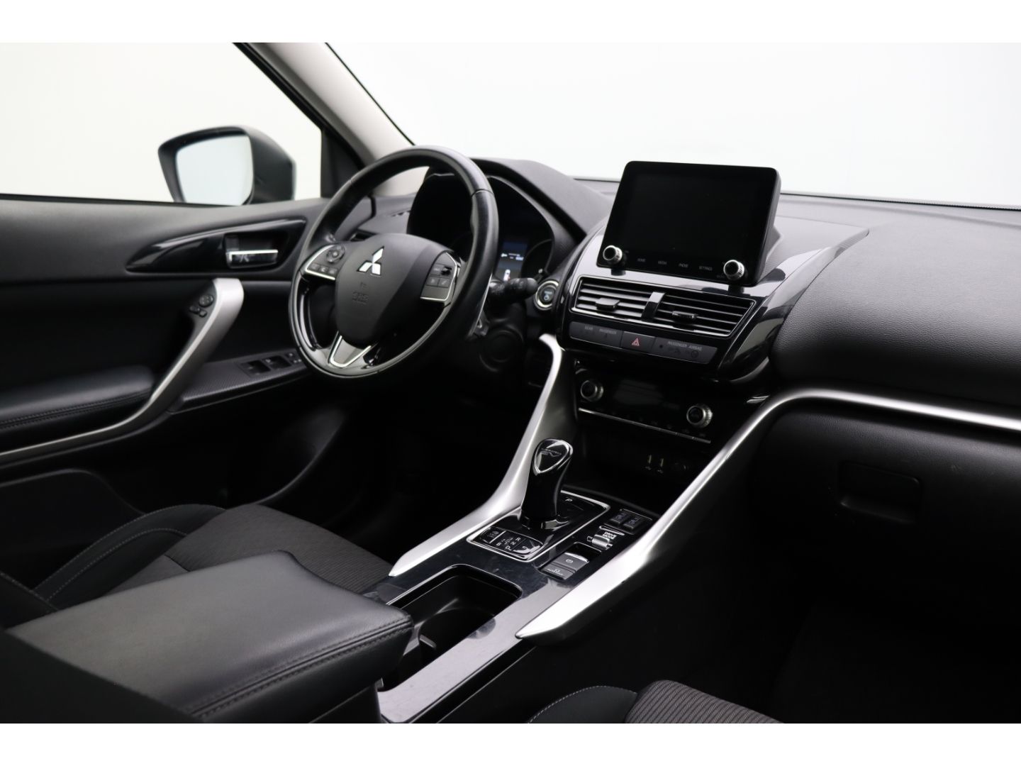 Fahrzeugabbildung Mitsubishi Eclipse Cross 2.4 Basis Hybrid 4WD