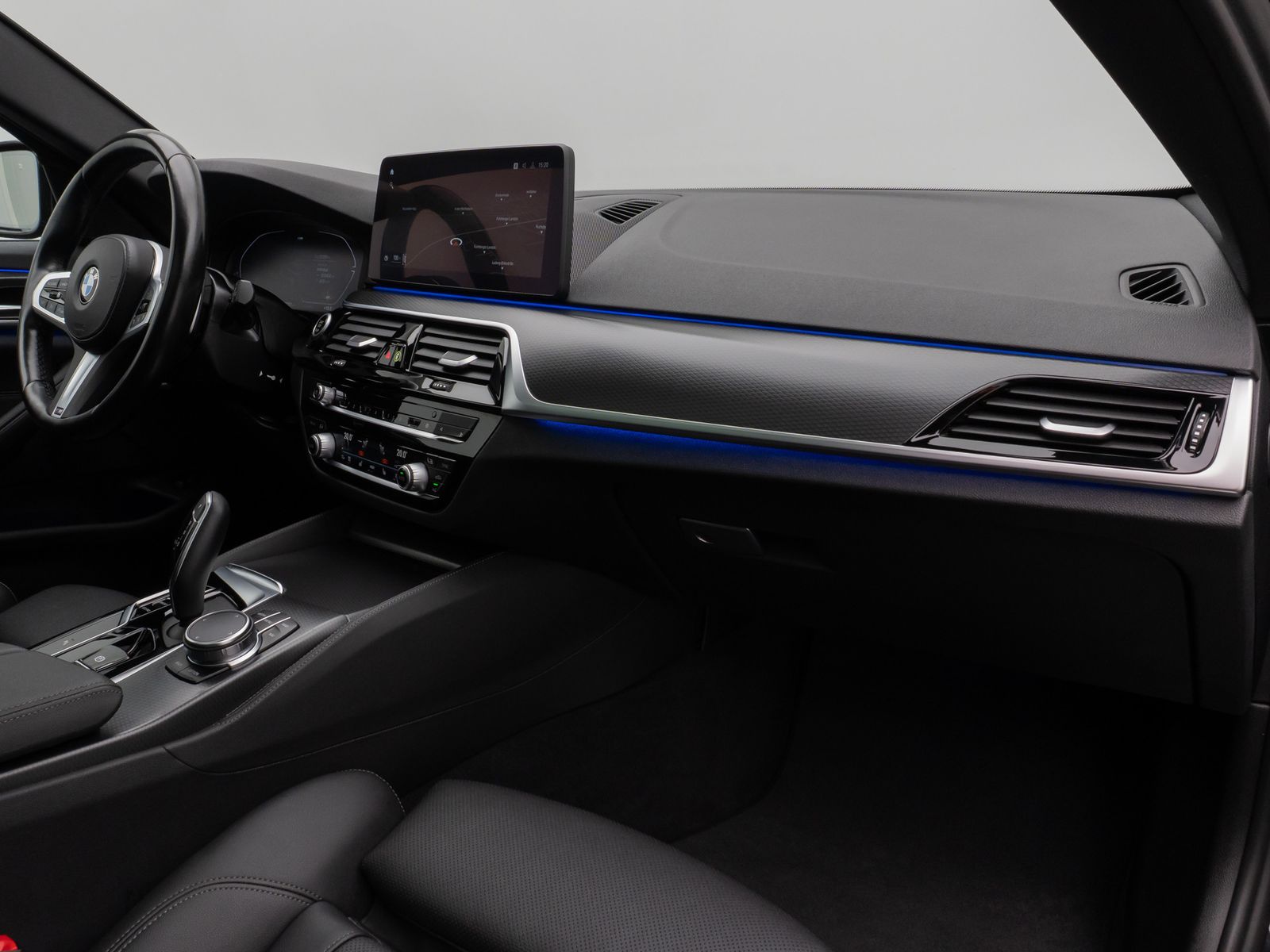Fahrzeugabbildung BMW 530d M Sport Panorama Kamera Laser HUD DAB HiFi