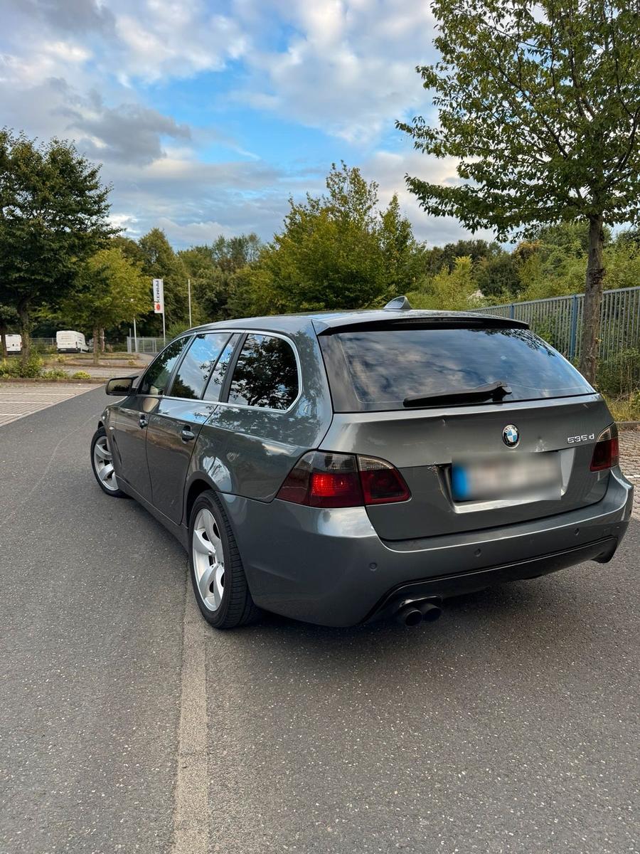 BMW 330 2004 — photo 6