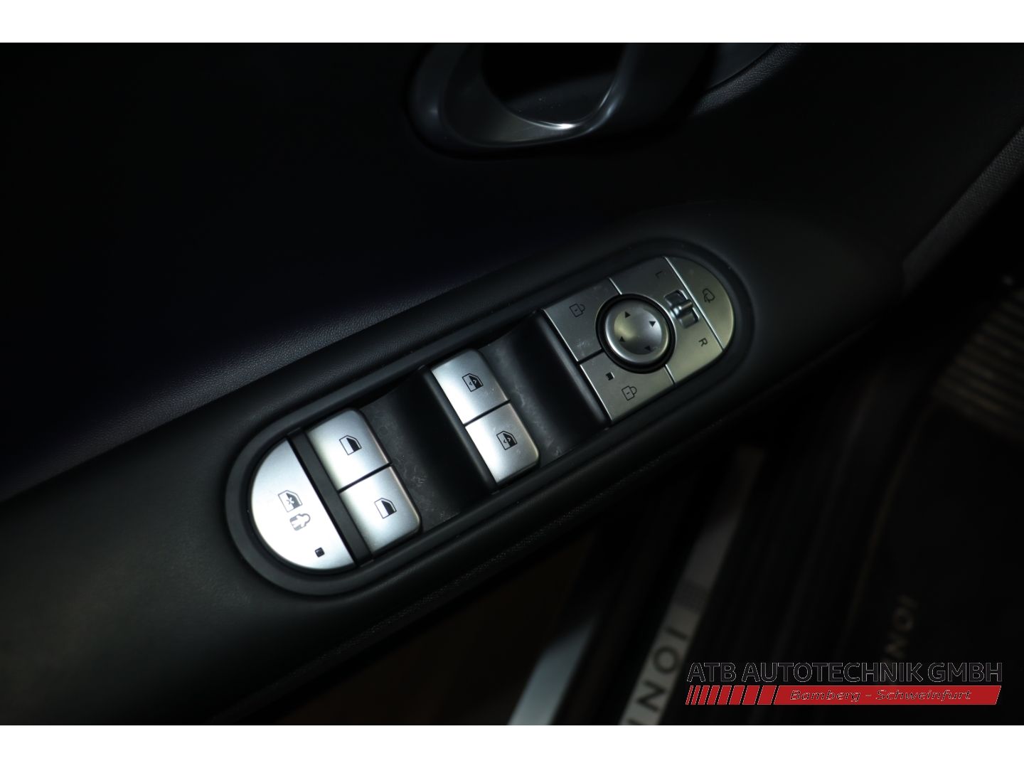 Fahrzeugabbildung Hyundai IONIQ 5 77,4 kWh 4WD SOH 98,6% UNIQ +Relax +20-Z