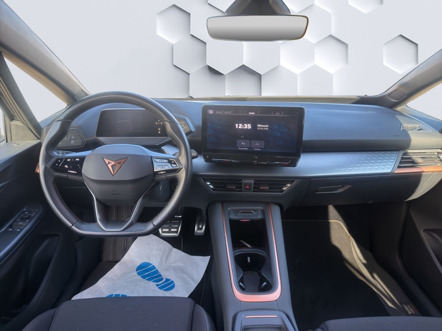 Born 150kW LED ACC 360°Kamera ParkLenkAssist Sit